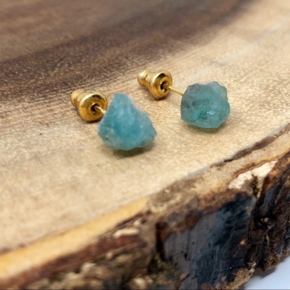 RESTOCK Raw Aquamarine Crystal Earrings - Picture 3 of 3